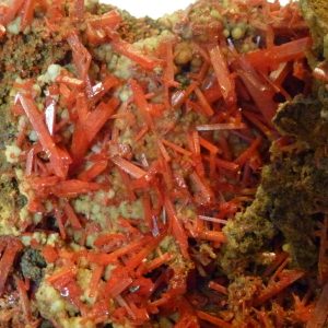 CROCOITE SPECIMEN